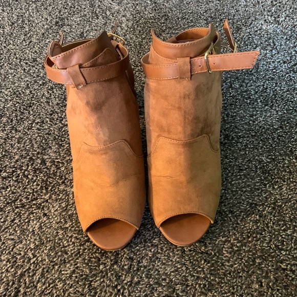 Brown open toe booties - Picture 2 of 5
